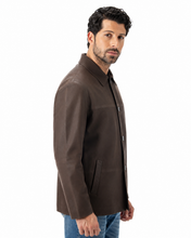 Cargar imagen en el visor de la galería, A man wearing a dark brown button-up shirt jacket, shown in a side profile view against a plain white background.