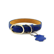 Cargar imagen en el visor de la galería, Blue genuine leather dog collar with buckle and customizable name tag, offering luxury and durability for your pet.