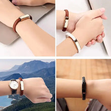 Charger l'image dans la galerie, Stylish bracelet-type fast charge cord chargers in various colors and worn on wrists, blending functionality with modern design.