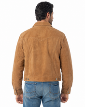 Cargar imagen en el visor de la galería, Model wearing a back of a camel REED Men's Western Jean Style Suede Leather Shirt Jacket, showcasing a sleek and sophisticated masculine look.