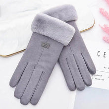 Cargar imagen en el visor de la galería, Winter Thick Plush Gloves in grey, offering maximum warmth and comfort, made from plush materials for cold weather insulation.