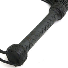 Cargar imagen en el visor de la galerĂa, Real Genuine Cow Hide Leather Lace Flogger - 100 Falls Black Heavy & Stingy Whip with braided handle, perfect for intensive play.