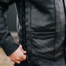 Charger l'image dans la galerie, Western Style Leather Vest With Two Concealed Carry Pockets