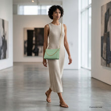 Charger l'image dans la galerie, Italian Full-Grain Leather Crossbody Bag | Mantova