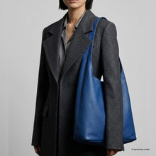 Load image into Gallery viewer, Italian Full-Grain Leather Hobo Bag | Siena