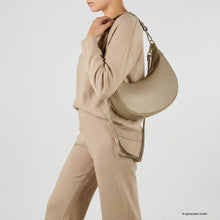 Cargar imagen en el visor de la galería, Italian Full-Grain Leather Shoulder Bag | Verona