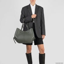 Charger l'image dans la galerie, Italian Full-Grain Leather Tote Bag | Piacenza