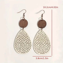 Cargar imagen en el visor de la galería, Vintage Hollow Leaf Shape PU Leather Earrings