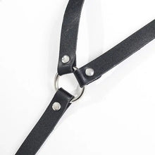 Cargar imagen en el visor de la galería, Close-up of a black leather sword belt waist garter with metal rings and rivets for medieval or fantasy costumes.