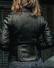 Charger l'image dans la galerie, Pink Rose Motorcycle Leather Jacket
