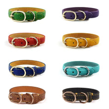 Cargar imagen en el visor de la galería, Various colored genuine leather dog collars for customization and durability, showcasing high-quality craftsmanship and style.
