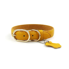Cargar imagen en el visor de la galería, Luxury genuine leather dog collar in yellow, featuring a customizable name tag and durable metal buckle, ideal for stylish pet safety.
