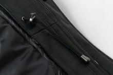 Load image into Gallery viewer, Close-up of zip-out lining on REED 34&#39;&#39; Raglan Men&#39;s Car Coat in imported lamb leather
