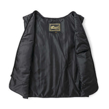 Load image into Gallery viewer, Interior view of REED 34&#39;&#39; Raglan Car Coat&#39;s zip-out lining in black, showcasing designer label and inside pocket for added style and function.
