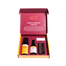 Cargar imagen en el visor de la galería, Suede &amp; Nubuck Care Kit with cleaner, protector, horsehair brush, and eraser for cleaning and protecting suede and nubuck items.
