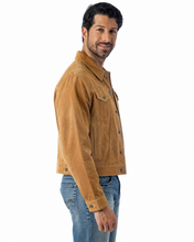 Charger l'image dans la galerie, Model wearing REED Men's Western Jean Style Suede Leather Shirt Jacket, showcasing a sleek and sophisticated masculine look.
