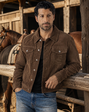Charger l'image dans la galerie, Model wearing a brown REED Men's Western Jean Style Suede Leather Shirt Jacket
