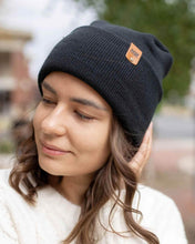 Charger l&#39;image dans la galerie, NEW HAAKWEAR H-Stitch Cuffed Beanie - Designed and Made in USA (Patented Design) - Charcoal Black, worn by a person in cold weather.
