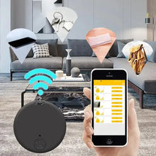 Load image into Gallery viewer, eThings Smart GPS Anti-Verlust Alarm shown with keys, wallet, handbag and mobile app interface for anti-loss tracking.
