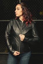 Cargar imagen en el visor de la galería, Flashback - Women's Motorcycle Leather Jacket
