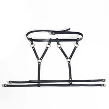 Cargar imagen en el visor de la galería, Elegant leather sword belt waist garter with adjustable straps for medieval or fantasy costumes.
