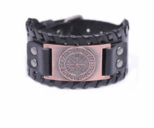 Charger l&#39;image dans la galerie, Retro wide leather pirate compass bracelet with vintage charm, featuring a decorative compass design, perfect for adventure seekers.
