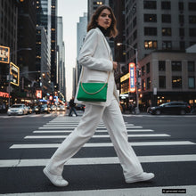Charger l'image dans la galerie, Italian Full-Grain Leather Crossbody Bag | Mantova
