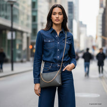 Charger l'image dans la galerie, Italian Full-Grain Leather Crossbody Bag | Mantova
