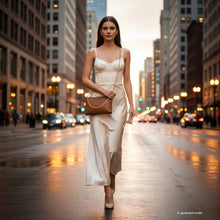 Charger l'image dans la galerie, Italian Full-Grain Leather Crossbody Bag | Mantova
