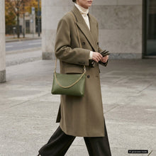 Charger l'image dans la galerie, Italian Full-Grain Leather Crossbody Bag | Mantova
