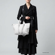 Cargar imagen en el visor de la galería, Italian Full-Grain Leather Tote Bag | Torino
