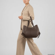 Charger l'image dans la galerie, Italian Full-Grain Leather Tote Bag | Piacenza
