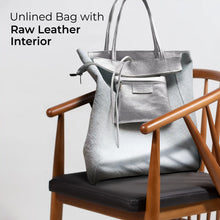 Charger l'image dans la galerie, Italian Metallic Full-Grain Leather Tote Bag | Vinci
