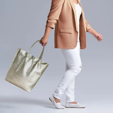 Charger l'image dans la galerie, Italian Metallic Full-Grain Leather Tote Bag | Vinci
