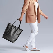 Charger l'image dans la galerie, Italian Metallic Full-Grain Leather Tote Bag | Vinci
