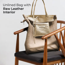 Charger l'image dans la galerie, Italian Metallic Full-Grain Leather Tote Bag | Vinci
