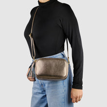 Charger l'image dans la galerie, Italian Metallic Full-Grain Leather Crossbody Bag | Napoli

