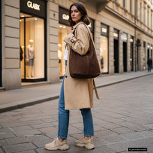 Charger l'image dans la galerie, Italian Genuine Suede Hobo Bag | Palermo
