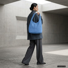 Charger l'image dans la galerie, Italian Genuine Suede Hobo Bag | Palermo
