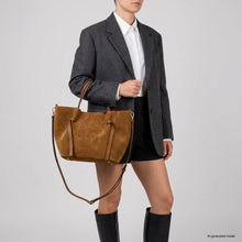 Charger l'image dans la galerie, Italian Genuine Suede Tote Bag | Rovigo
