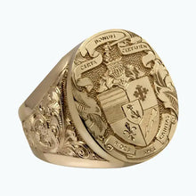 Cargar imagen en el visor de la galería, Vintage Godfather ring with ornate engraving, crafted from high-quality alloy for fashion enthusiasts seeking timeless elegance.
