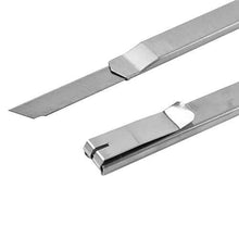 Cargar imagen en el visor de la galería, eZthings heavy duty 9mm snap off blades for utility knife, ideal for cutting wallpaper, vinyl, leather, shrink-wrap, and upholstery materials.

